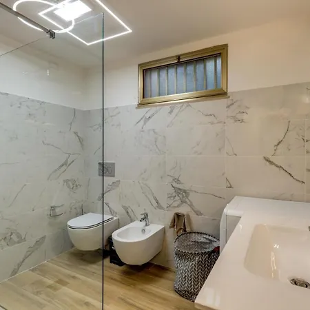 Stefania פוצו אידו